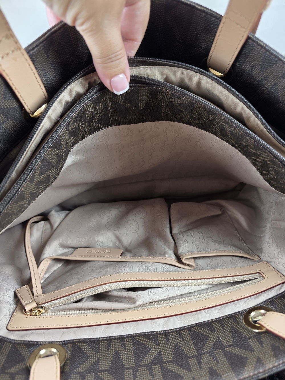 Michael Kors Jet Set Travel Brown Logo Tote Shoulder Bag Work Laptop School - Picture 12 of 13
